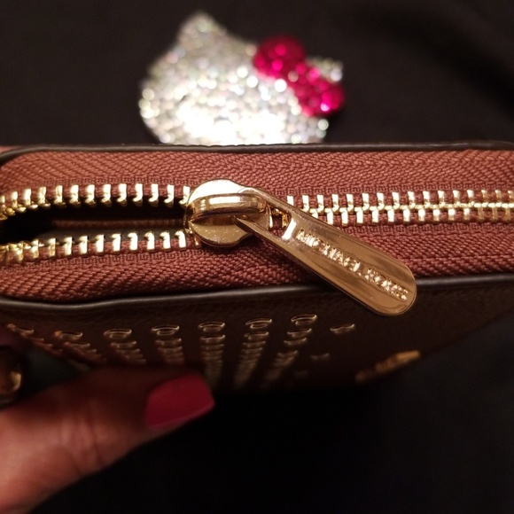 Michael Kors Hayes Multifunction Wristlet - Picture 3 of 8